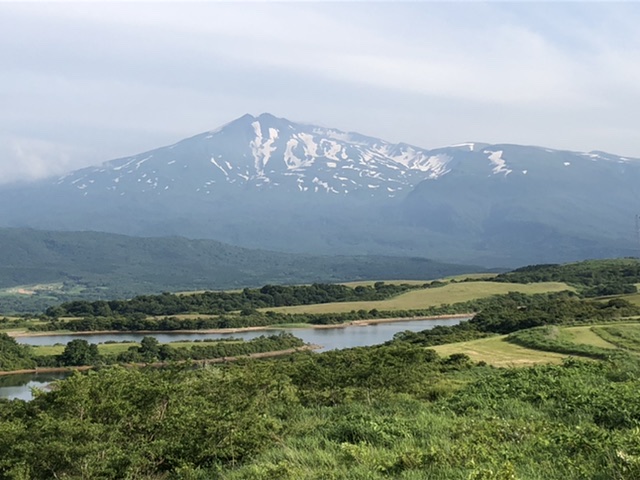 仁賀保高原付近からの鳥海山も美しい！